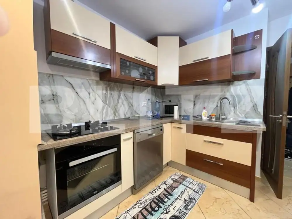 Apartament 3 camere decomandate, 65 mp, modernizat, zona-Craiovița Nouă