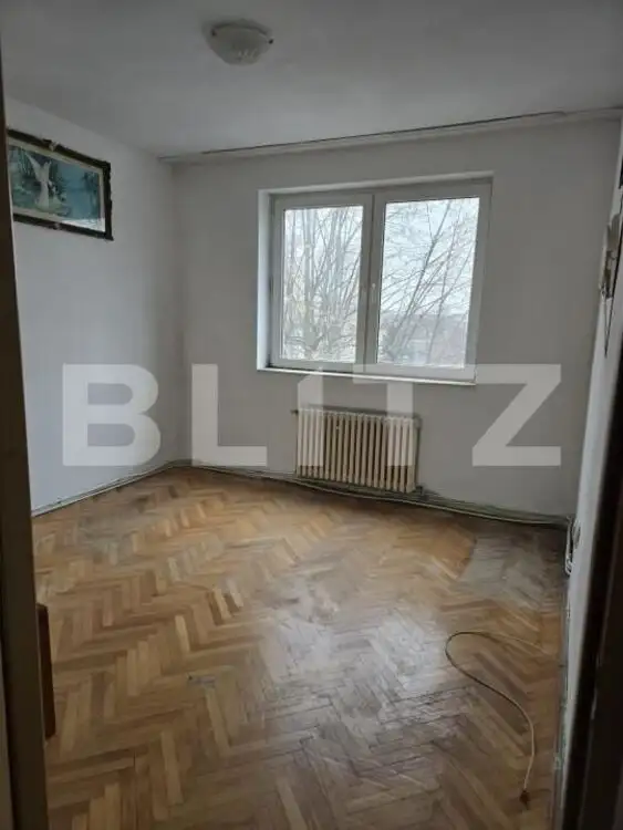 Apartament cu 3 camere, 70 mp, zona Careiului