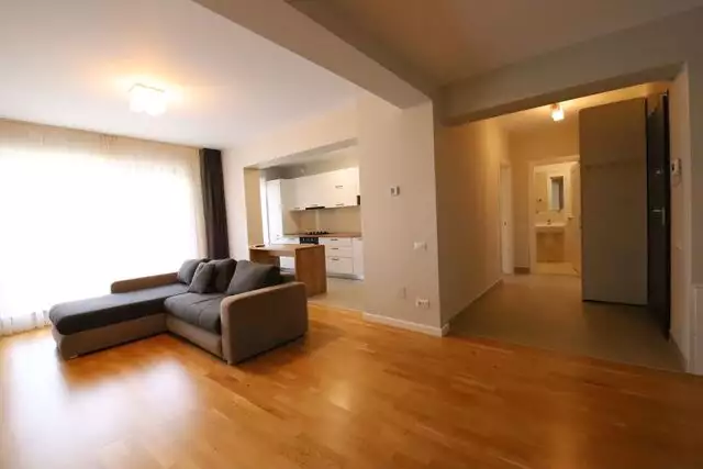 Apartament cu 3 camere vedere libera