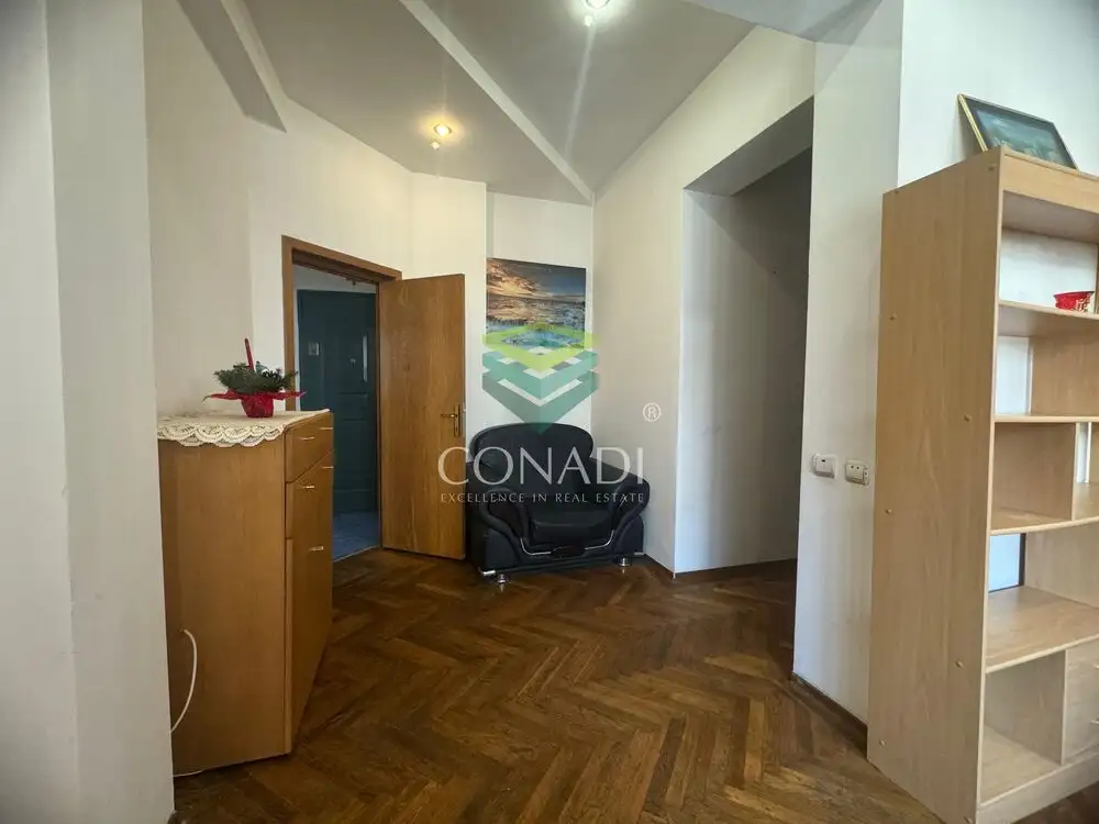 Apartament Versatil: Locuinta sau Spatiu Comercial in centru