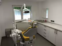 Vanzare clinica cu 3 cabinete stomatologice si radiologie in AVIATIEI
