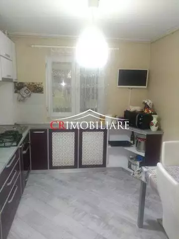 Vanzare apartament 3 camere Gorjului