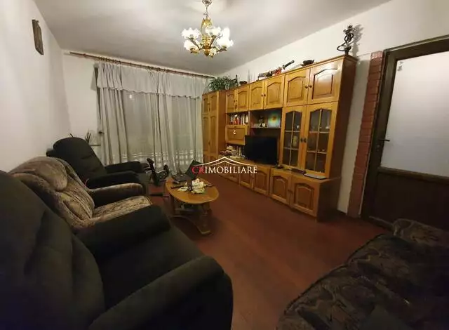 Vanzare apartament 3 camere Tineretului