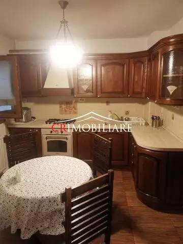 Vanzare apartament 3 camere in zona Tineretului