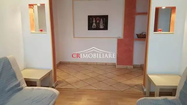 Vanzare apartament 3 camere Tei