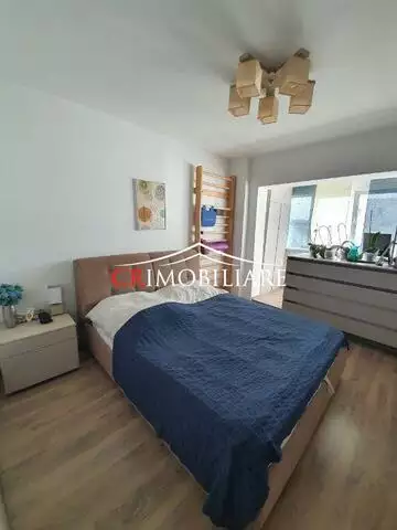 Vanzare apartament 3 camere Tei