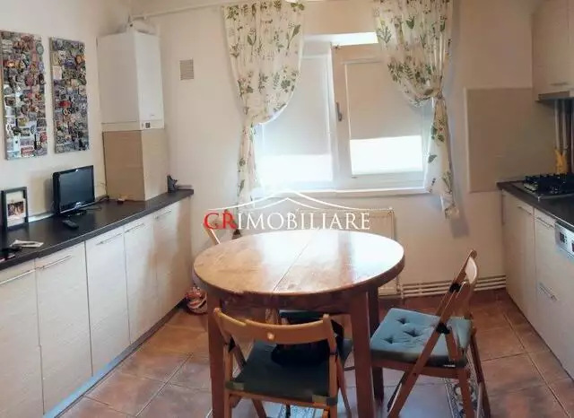 Vanzare apartament 2 camere Tei