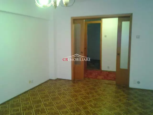 Vanzare apartament 4 camere - Ghencea
Negociabil