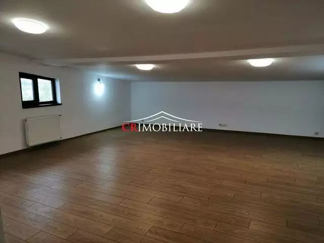 Vanzare apartament 3 camere Valea Lunga