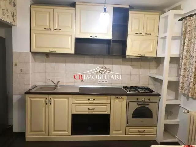 Vanzare apartament 3 camere Valea Oltului