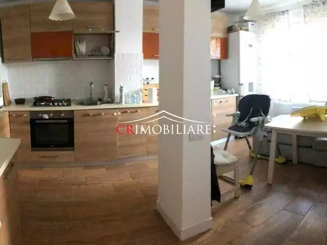 Vanzare Apartament 3 camere Tei