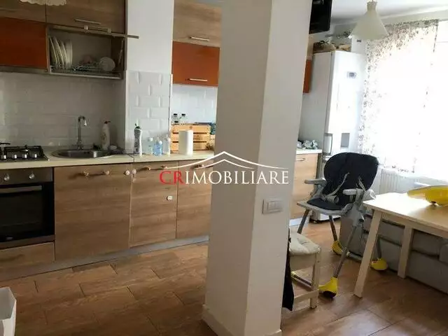 Vanzare apartament 3 camere Tei