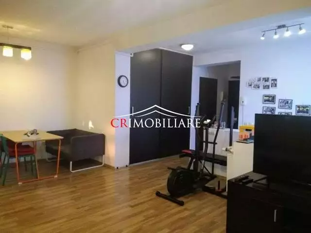 Vanzare apartament 3 camere - zona Bucrestii noi