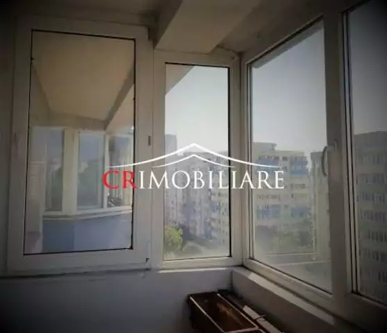 Vanzare apartament 3 camere - zona Titulescu