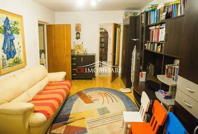 Vanzare apartament 3 camere Gorjului