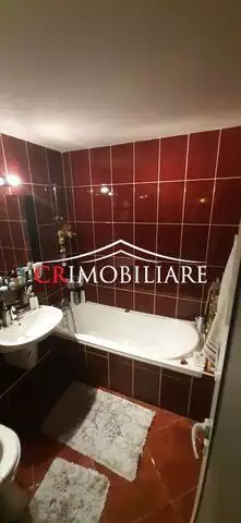 Vanzare apartament 3 camere Timpuri Noi stradal