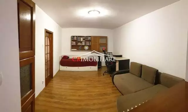 Vanzare Apartament 2 camere spatios Veteranilor