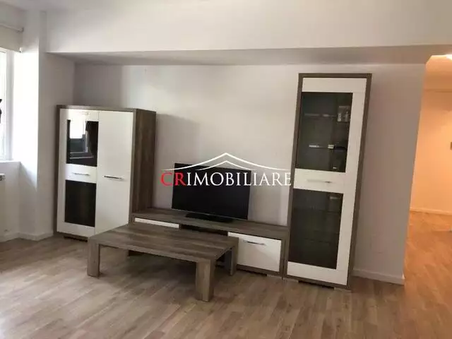 Vanzare apartament 2 camere + curte 39mp Timpuri Noi