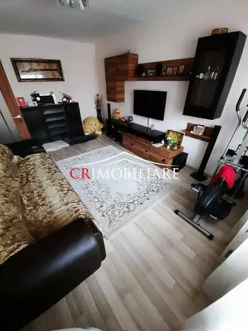 Apartament 3 camere de vanzare Gorjului