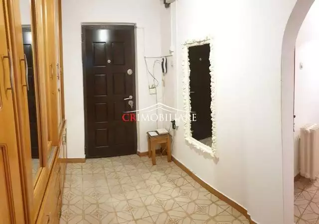 Apartament 2 camere de vanzare Lujerului