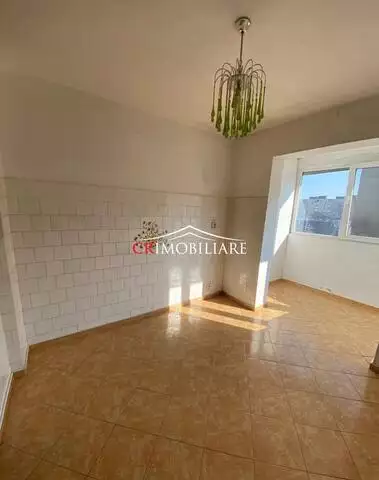 Apartament 3 camere de vanzare Ghencea