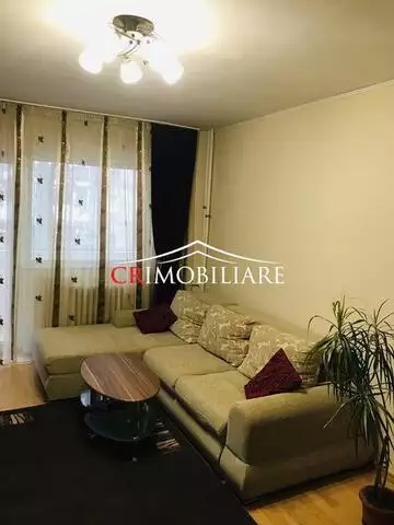 Apartament 3 camere de vanzare Gorjului