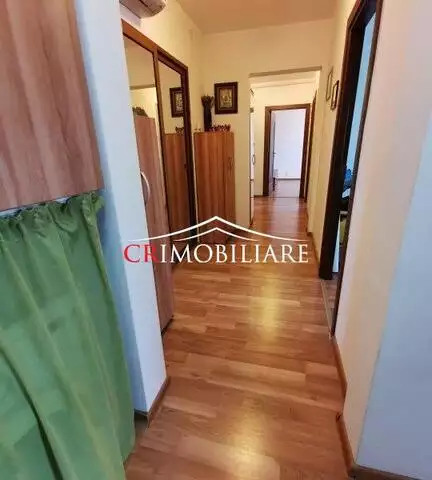 Apartament 3 camere de vanzare Gorjului