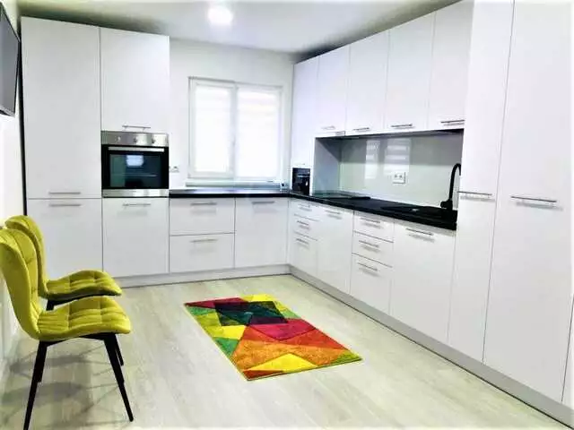 Vanzare Apartament 3 camere decomandat, 65 mp, Etajul 3 din 9, in apropiere de AUREL VLAICU 
