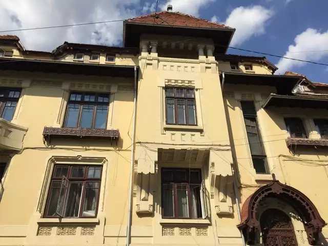 Etaj vila | Eminescu | Dacia | 190mp | Office  | 5 Camere