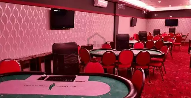 Sala de poker-spatiu comercial