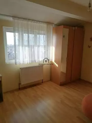 Apartament 3 camere, zona Dâmbovița