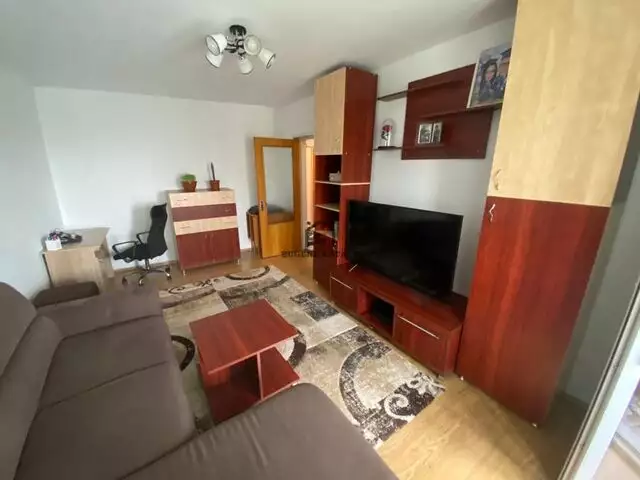 Apartament 3 camere, zona Romancierilor