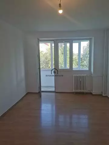 Apartament 3 camere decomandat zona Lacul Tei