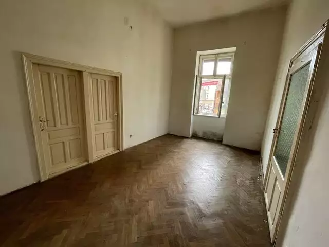 Apartament spatios cu 3 camere Ultracentral