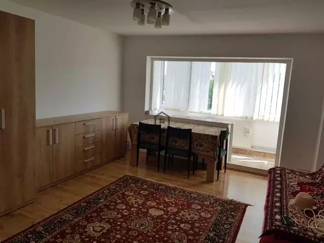 Apartament cu 2 camere, zona Vladeasa
