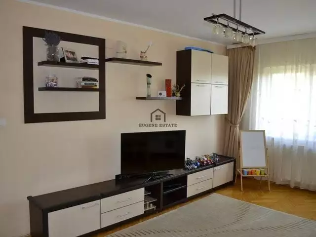 Apartament cu 3 camere in zona Steaua