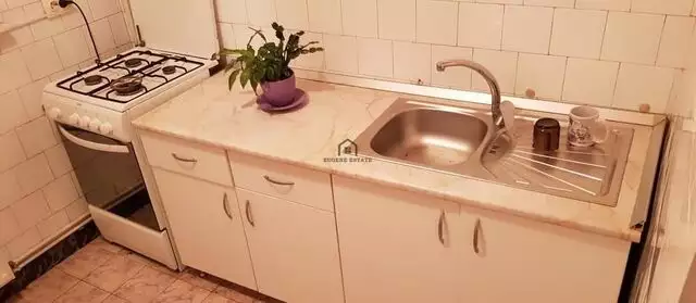 Apartament cu 2 camere pe Gh Lazar etaj 1