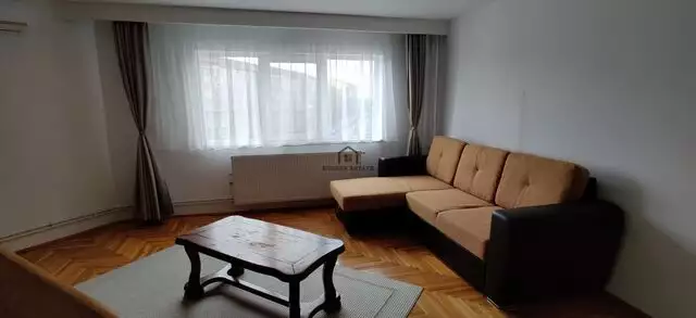 Apartament 3 camere in Lipovei