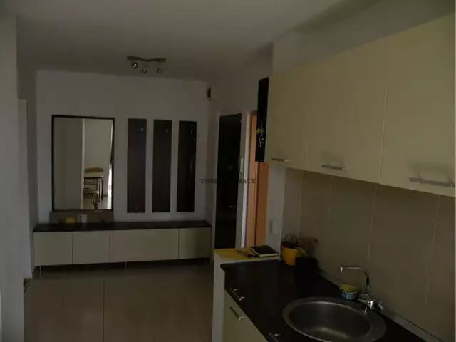 Apartament cu 3 camere, in zona Aradului