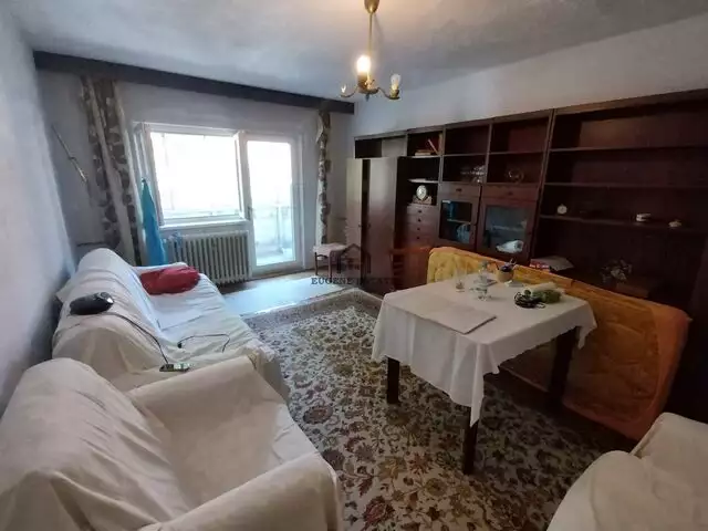 Apartament cu 3 camere decomandat in zona Simion Barnutiu