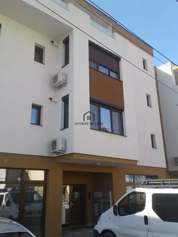 Apartament spatios cu 3 camere in Dumbravita
