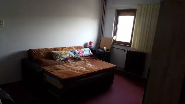 Apartament cu 4 camere, zona Dacia