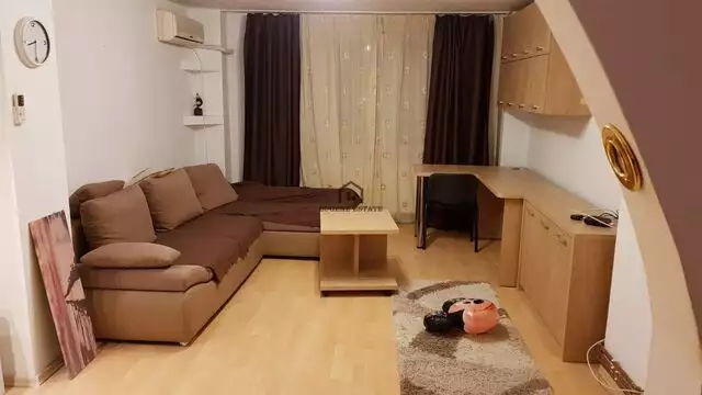 Apartament, 4 camere, zona Mircea cel Bătrân
