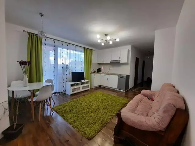 Apartament cu 4 camere si terasa de vanzare in Floresti