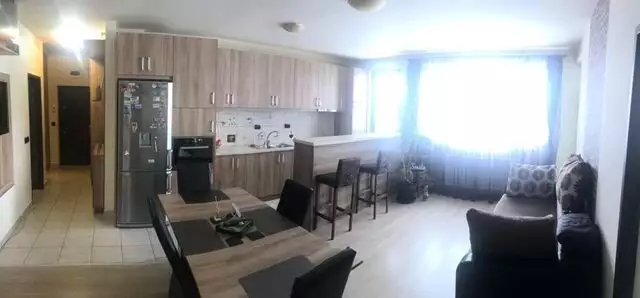 Apartament cu 4 camere de vanzare in Floresti