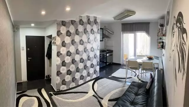 Apartament cu 2 camere + living de vanzare pe strada Plopilor