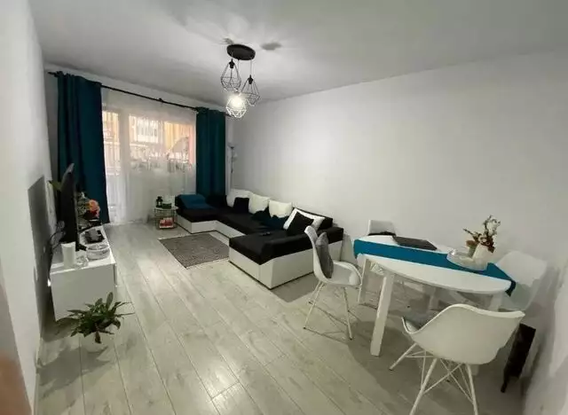 Apartament cu 2 camere decomandate de vanzare in Floresti
