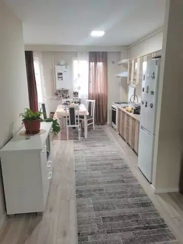 Apartament cu 3 camere de vanzare in Floresti