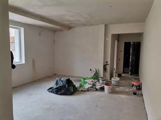 Apartament cu 2 camere de vanzare pe strada Eroilor