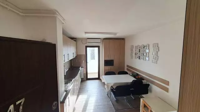 Apartament cu 2 camere de vanzare pe strada Primaverii